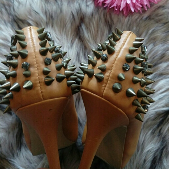 Bakers Spiked peep toe stiletto platform 6.5 - Picture 5 of 8